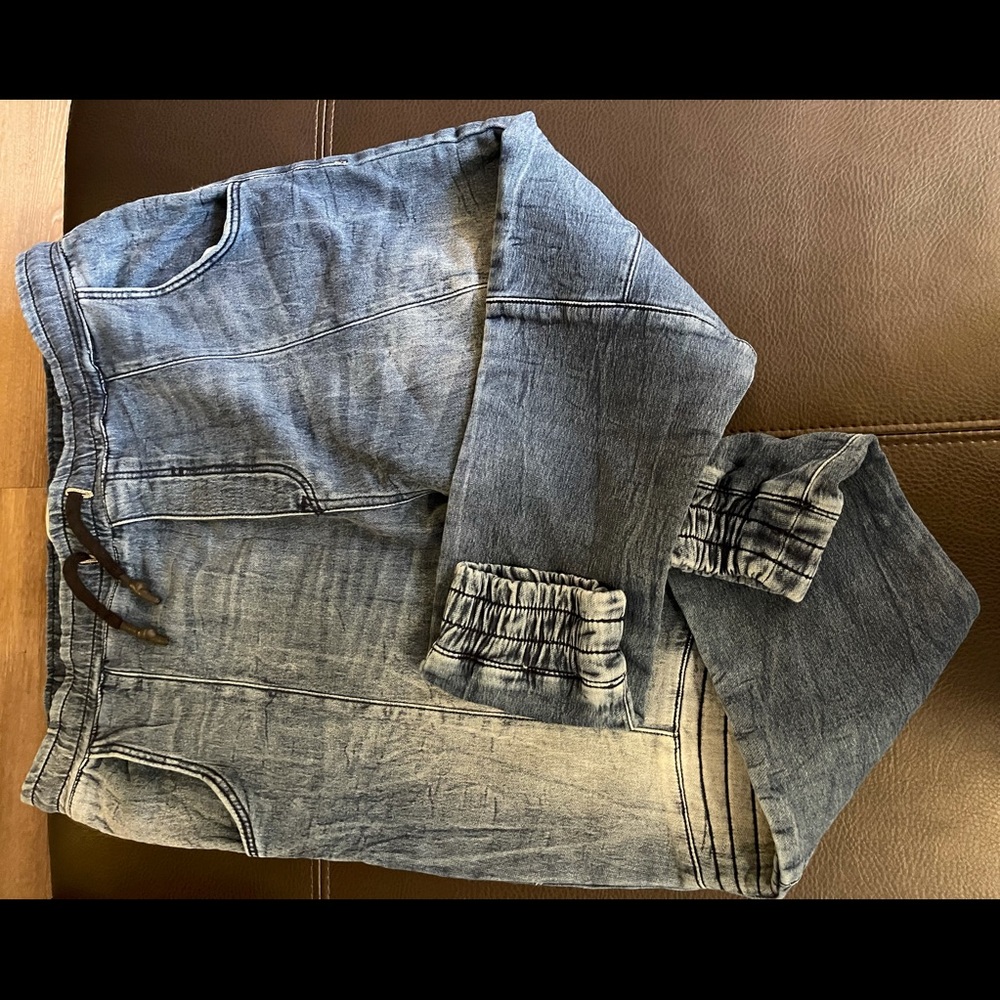 Zara jeans.